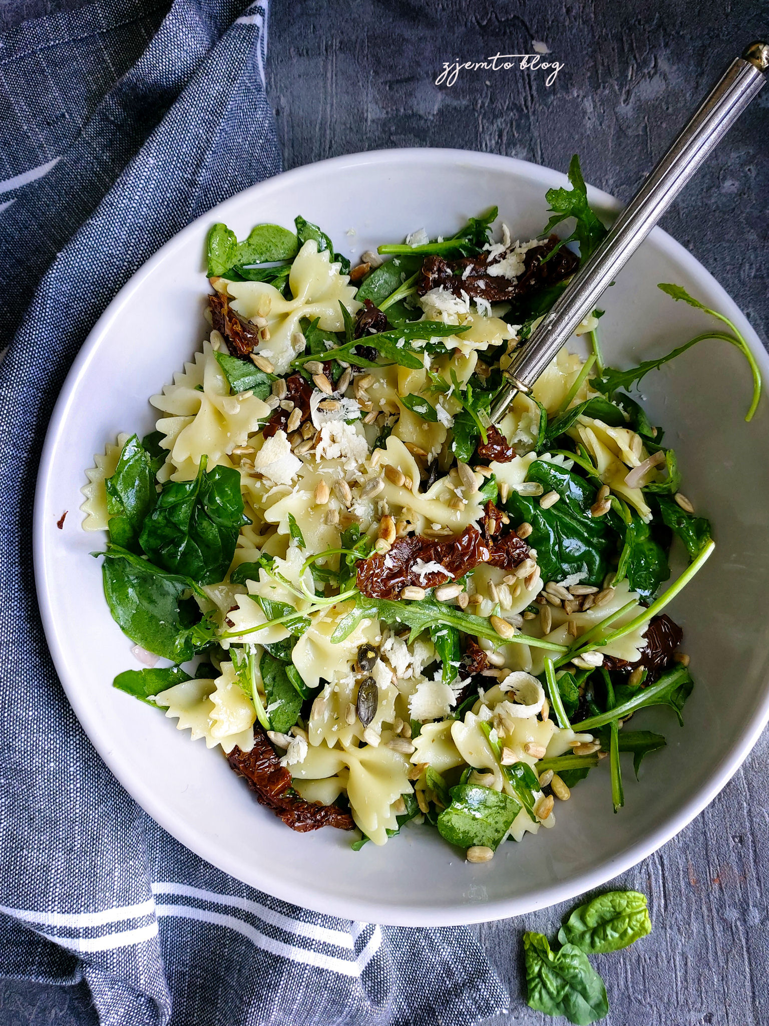 sałatka ze szpinakiem 4
